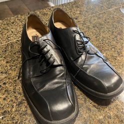 Men’s Great Condition Black Size 10 Florsheim Dress Shoe 