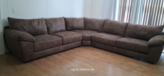 🔥 PRISTINE Franklin Corp Sectional Sofa – Like New!