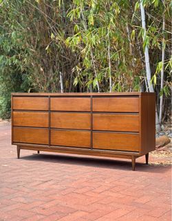 Broyhill Pacemaker Mid Century Modern 1960s Walnut 9 Drawer Triple Dresser