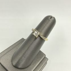 10KT YELLOW GOLD LADIES WEDDING/ FASHION RING W/ DIAMONDS APPROX .50CT TDW 2.4GR, RING SIZE 7
