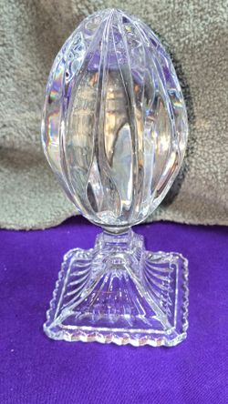 Bohemian Clear Lead Crystal Egg Finial Shaped Sculpture On a Pedestal Base R1U005