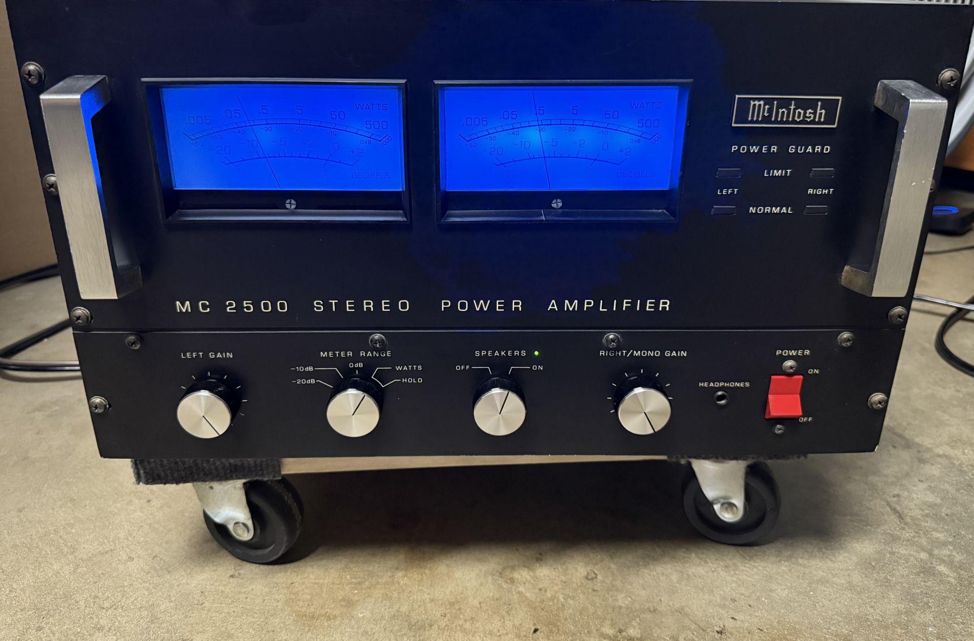 MCINTOSH MC2500 Stereo Power Amplifier