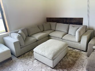 Light Gray Sectional Sofa with Ottoman