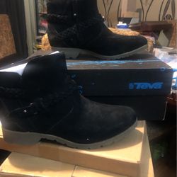 Womens Teva Black Suede Mid Boots Brand New