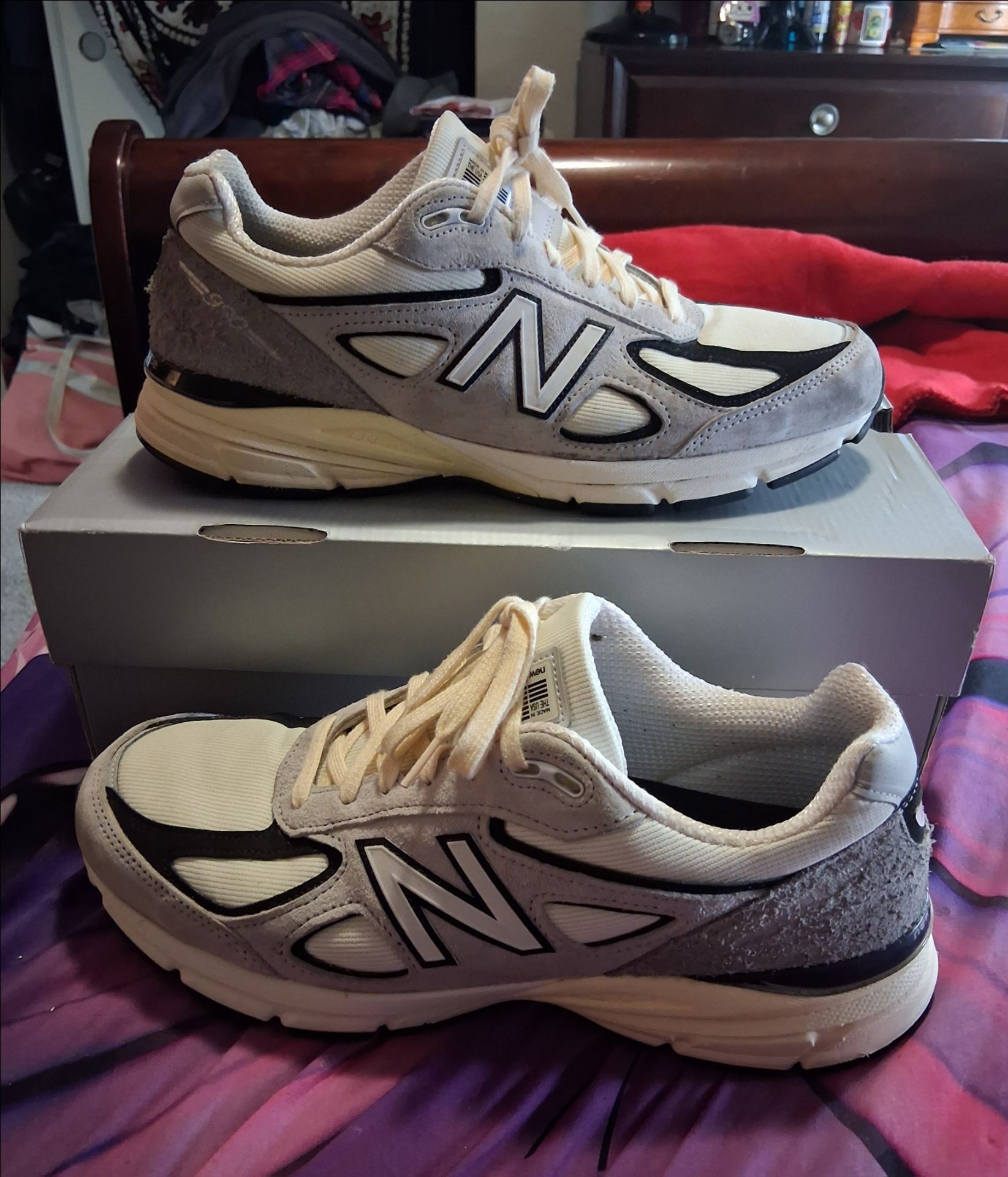 New Balance 990v4