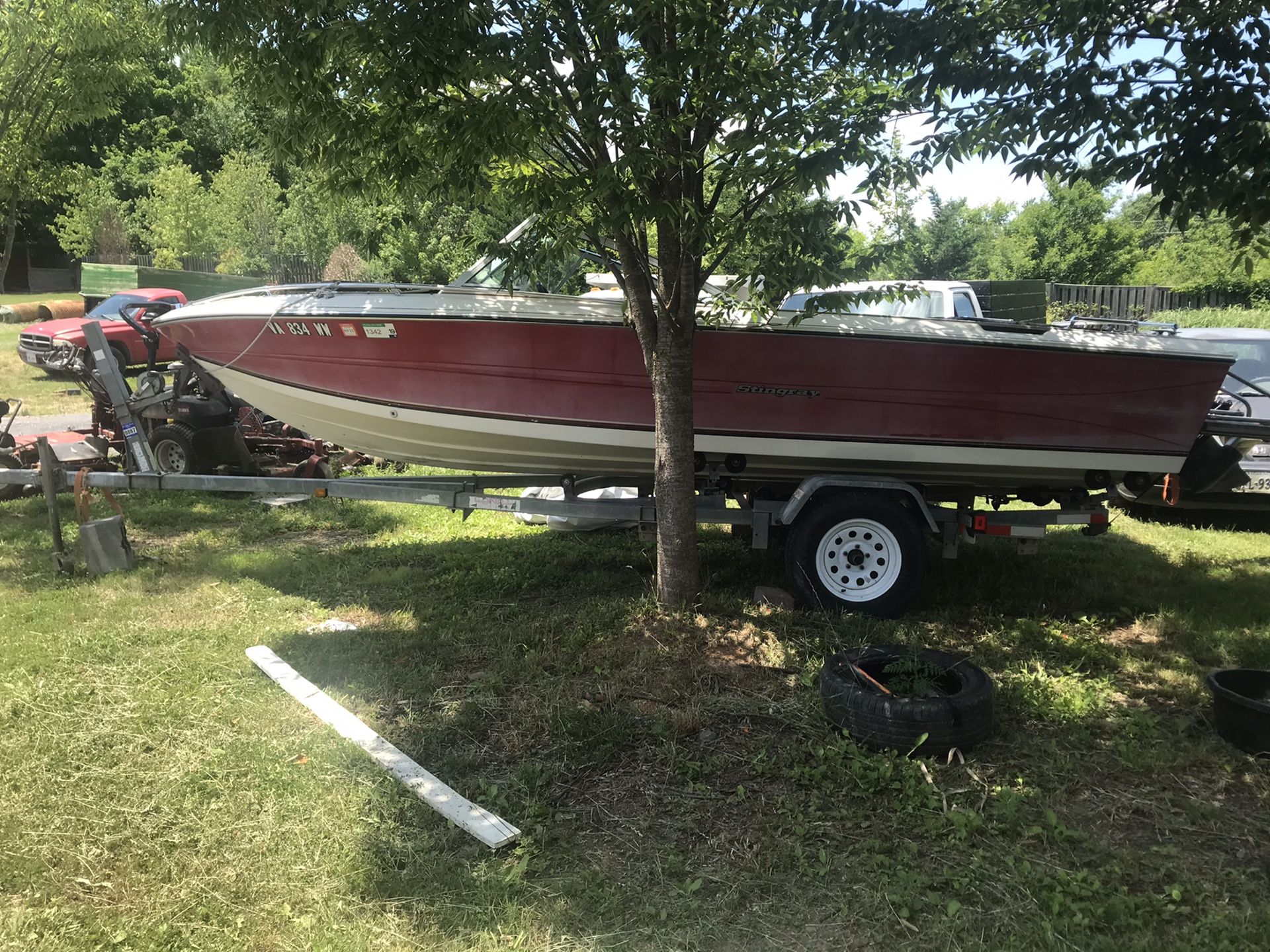 1988 Stingray boat