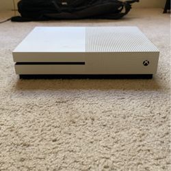 XBOX ONE S (1TB) 