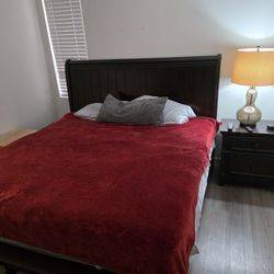 Cali King Size Bed With Mattress 
