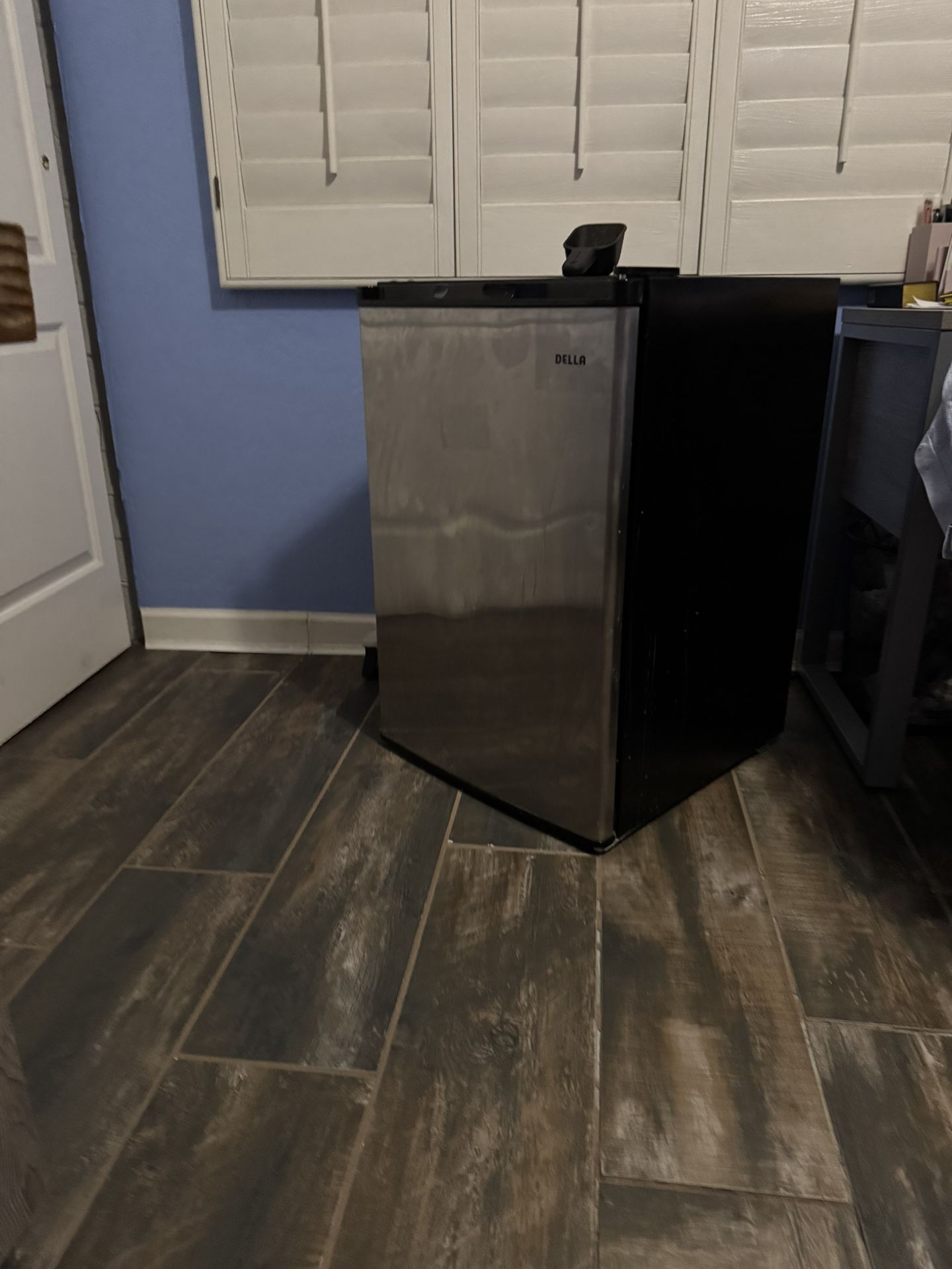 Free Mini Fridge - Does Not Cool But Turns On 