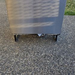Whirlpool Dishwasher 24w) I Can Help You With Free Delivery Within 10 Miles Distance 