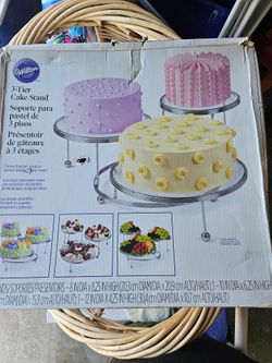 Wilson 3-Tier cake stand