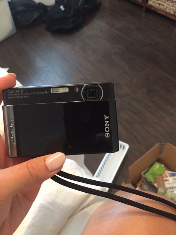 Sony cybershot 12.1 mp digital camera