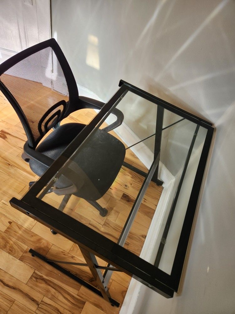 Computer Table With Chair And Lamp