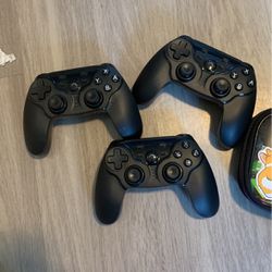 3 nintendo switch controllers
