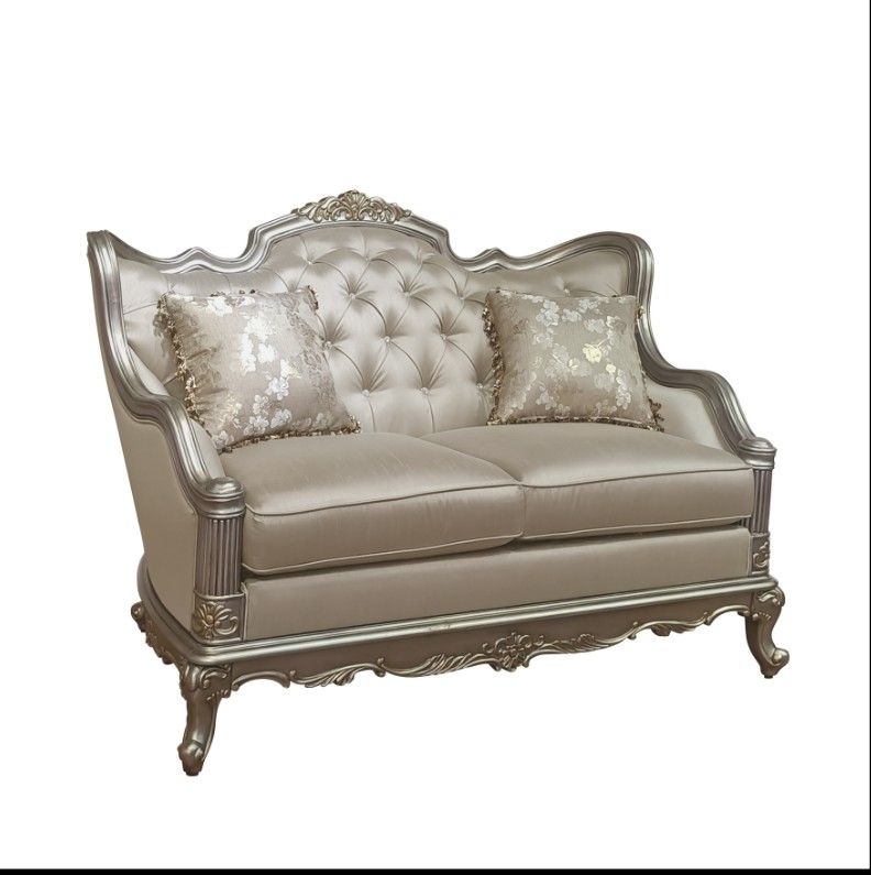 Love Seat 🚚 Delivery Available!