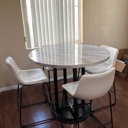 Dining Table + 4 Chairs