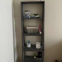 Bookshelf (ladder style)