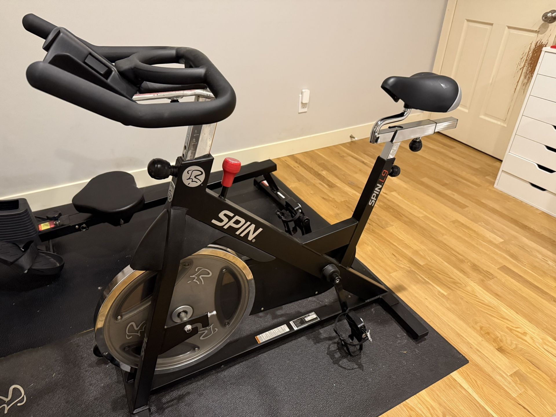 ECHANFIT Rowing Machine with Digital Monitor