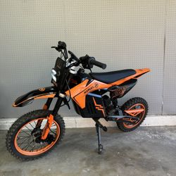 Small Mini Electric Dirt Bike Pit Bike | HillMiles MilePop 1