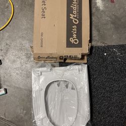 Swiss Madison toilet Seats 