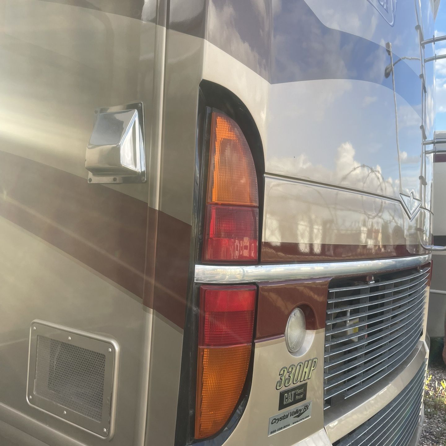 2006  Fleetwood Discovery, 39V Diesel Pusher