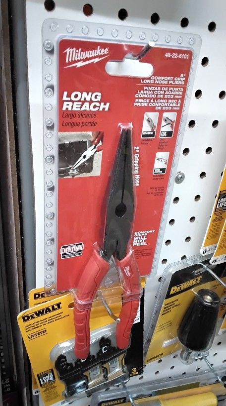 MILWAUKEE 8" COMFORT GRIP LONG NOSE PLIERS