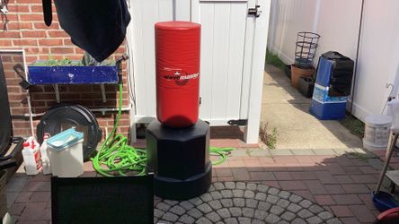 WAVEMASTER  Free standing punching bag  kick boxing