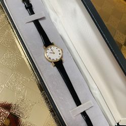OMEGA De VILLE 14 KARAT GOLD ULTRA SLIM Ladies Wind Watch With Leather Strap 7 Inches Original Swiss Made ROMAN NUMERALS 