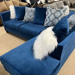 Beautiful Stunning Chaise Sectional 