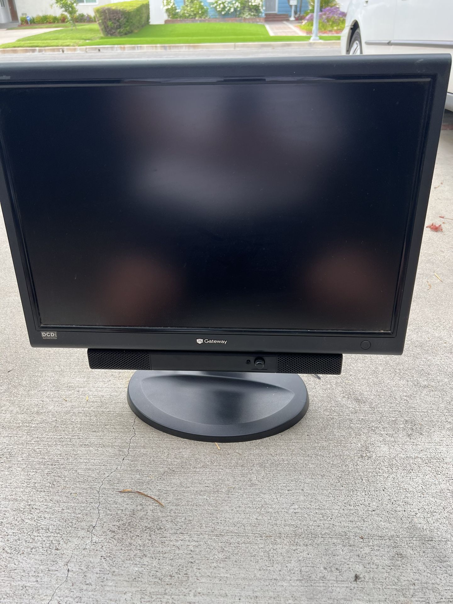 FPD2185W 21 inch Gateway Monitor with sound bar