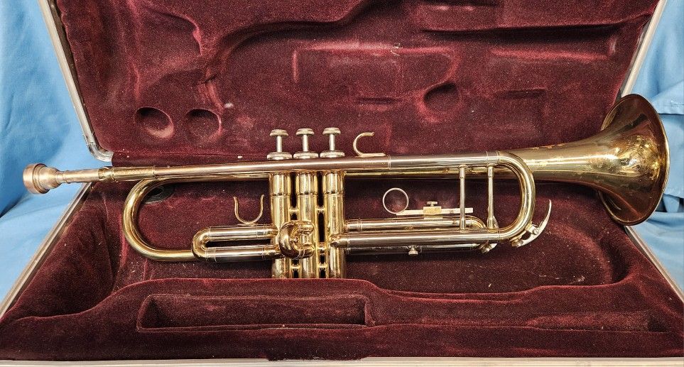 SUZUKI MUSIQUE Bb TRUMPET WITH CASE