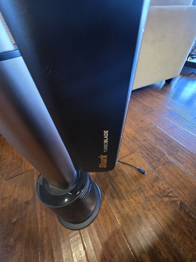 Shark Turbo Blade Oscillating Fan **LIKE NEW**