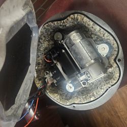 2001 BMW X5 air suspension compressor 