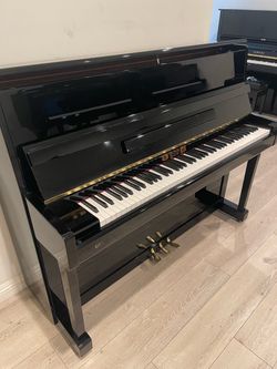 Built in 2010 Gear.Perzina Upright piano Free delivery and tuning