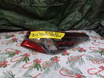 2018-19 Toyota Camry Right Tail Light Regular