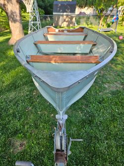 1974 14ft  Starcraft v bottom boat