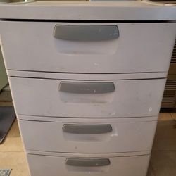Plastic Chest of Drawers