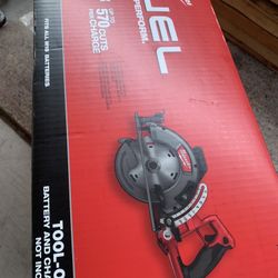 Milwaukee M18 FUEL 18V Lithium-Ion Cordless 7-1/4 in. Rear Handle Circular Saw (Tool-Only)