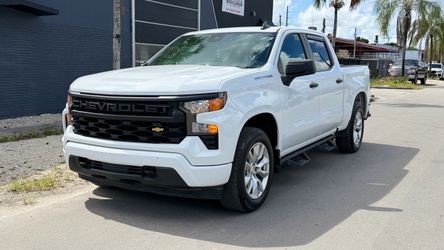 CHEVY SILVERADO CUSTOM 2023