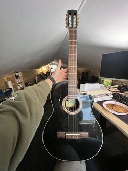 La Patrie Hybrid CW Classical Electric Guitar – Canadian Made – Godin