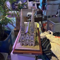 Danbury Mint St Patrick’s Cathedral Figure