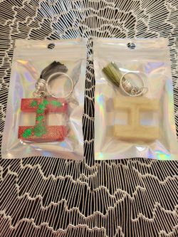 Letter I resin keychains
