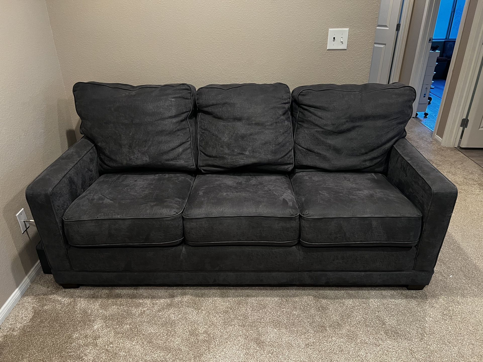 Queen Size Pull Out Couch