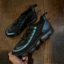 Nike vapormax size 8.5 men
