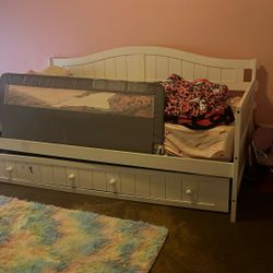 Twin Bed With Trundle 