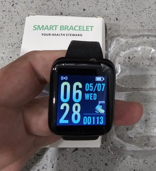 Hiwear Plus Fitness Tracker Smartwatch-Black 

New in package. 