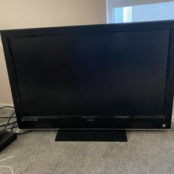 37” LCD Vizio .. Works Nothing Wrong