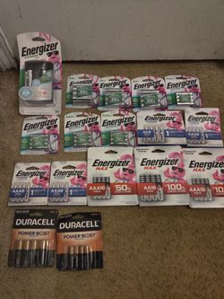 ENERGIZER AND DURACELL  RECHARGEABLE $ LITHIUM BATTERIES BULK LOT(132 BATTERIES)