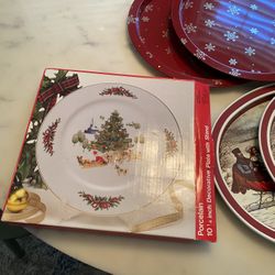 Christmas Plate And 4 Trays