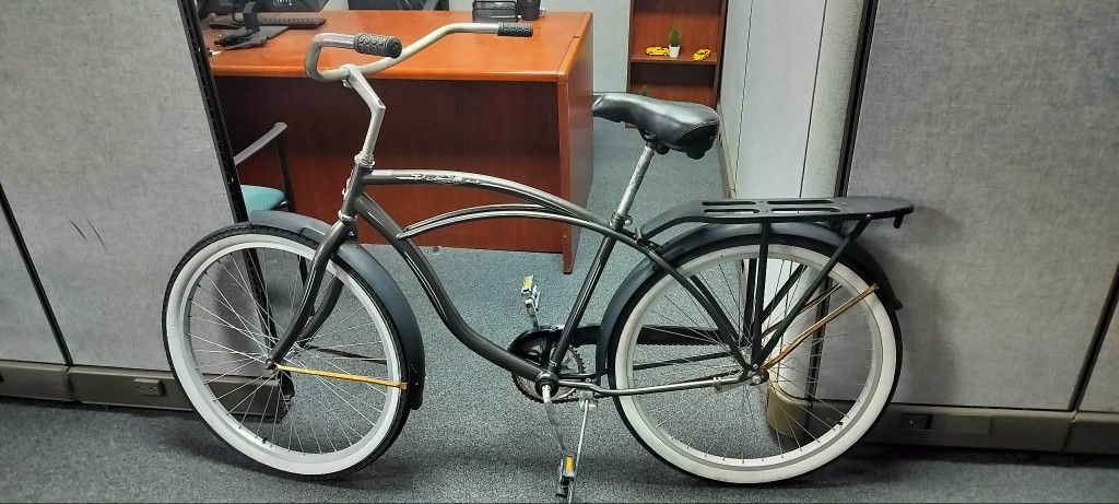 Beach cruiser bicycle